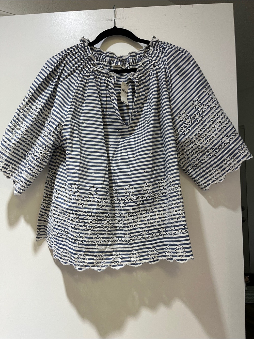 NWTs Size Medium GAP Navy & White Striped Eyelet Peasant Blouse Scalloped Edges